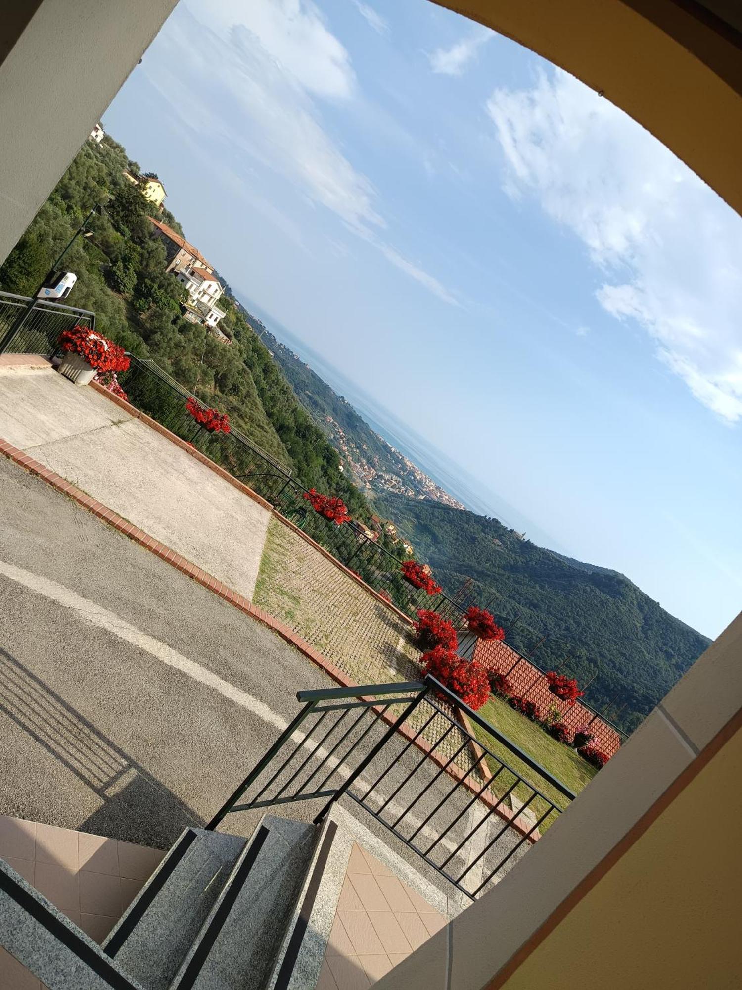 La Casa Col Portico Apartment Leivi Bagian luar foto